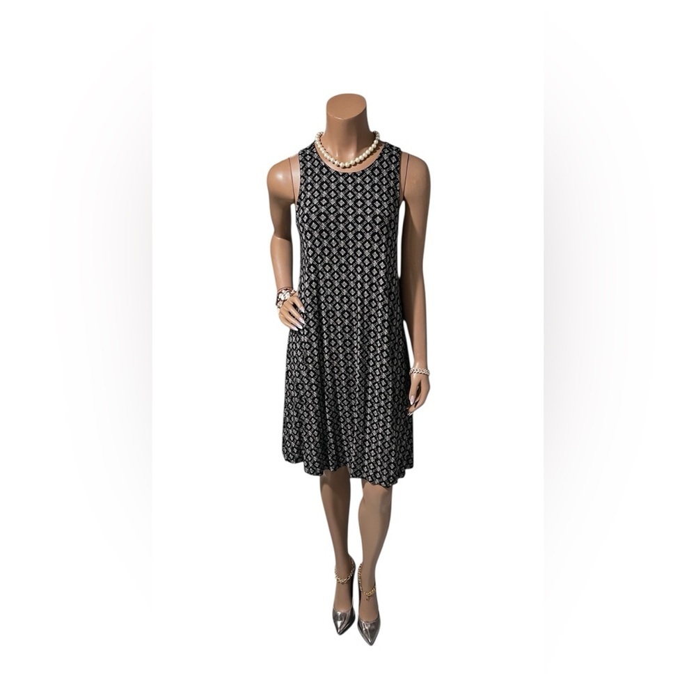 Old Navy Black and White Geometric Midi Dress☑️ - Picture 4 of 11